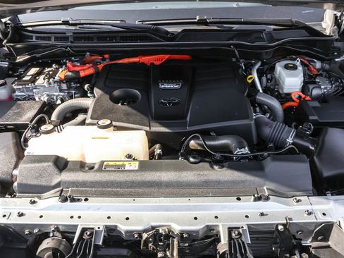 Used 2023 Toyota Sequoia Capstone image 38