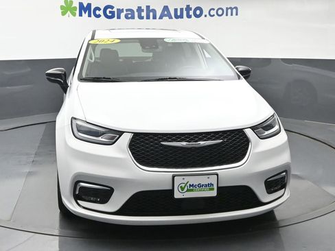 Used 2024 Chrysler Pacifica Limited FWD image 5