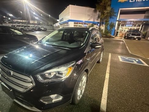Used 2019 Ford Escape Titanium image 7