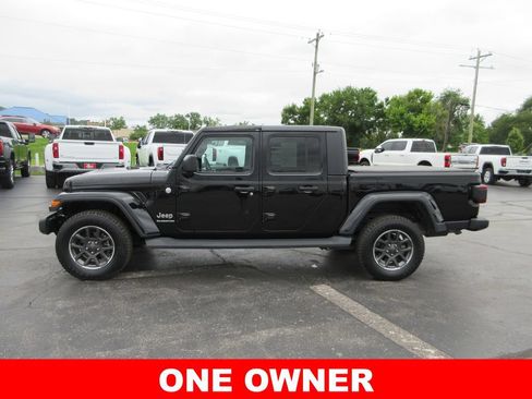 Used 2020 Jeep Gladiator Overland AWD/4WD image 12