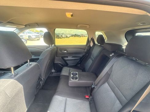 Used 2025 Nissan Rogue SV FWD image 39
