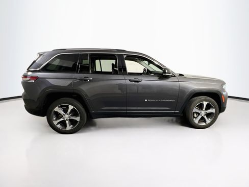 Used 2023 Jeep Grand Cherokee Limited AWD/4WD image 4
