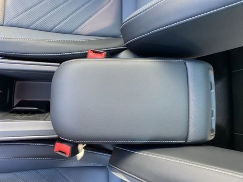 New 2025 Volkswagen Tiguan SE AWD/4WD image 42