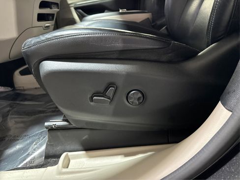 Used 2022 Chrysler Pacifica Touring-L FWD image 19