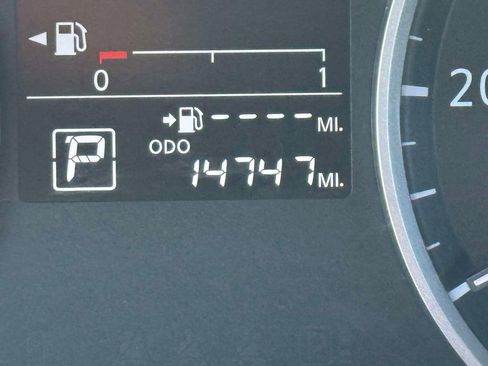 Used 2025 Nissan Versa S w/ Trunk Package image 24