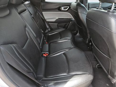 Used 2025 Jeep Compass Limited AWD/4WD image 33