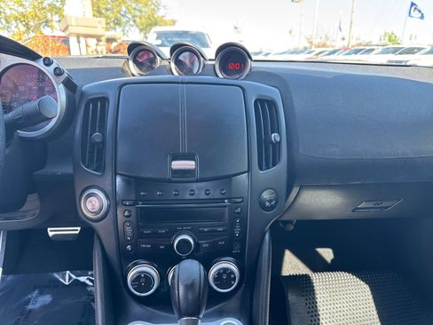 Used 2011 Nissan 370Z Touring w/ Sport Pkg image 22