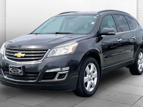 Used 2017 Chevrolet Traverse LT w/ Style and Technology Package FWD image 11