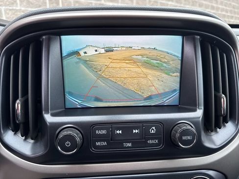 Used 2018 Chevrolet Colorado Z71 AWD/4WD image 25