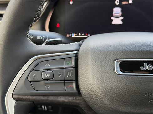 New 2026 Jeep Grand Cherokee L Laredo image 19