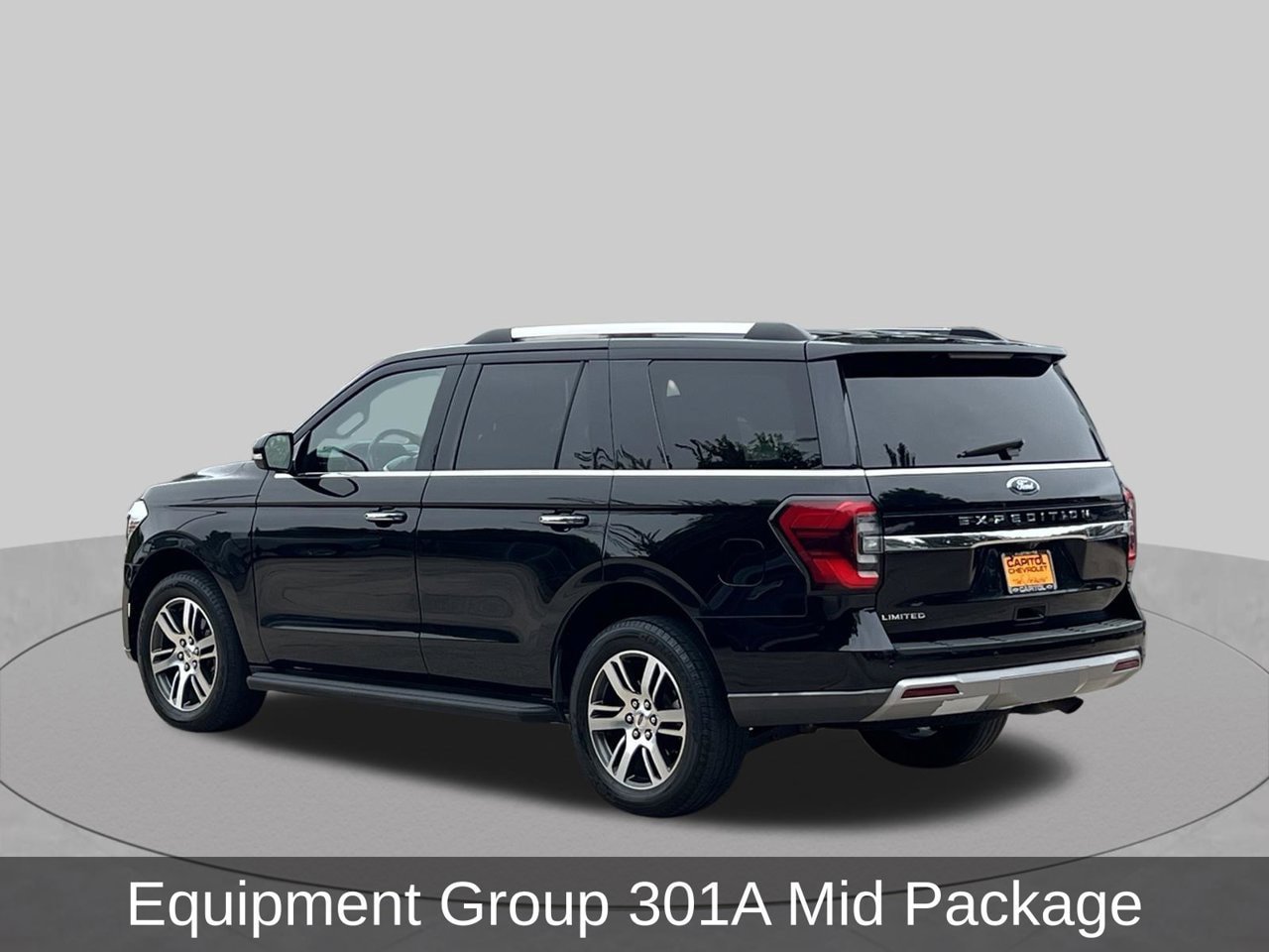 Used 2024 Ford Expedition Limited RWD image 3