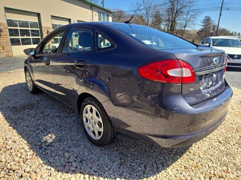 Used 2013 Ford Fiesta SE image 5