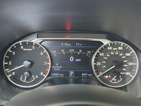 Used 2024 Nissan Altima 2.5 SR w/ SR Premium Package FWD image 23