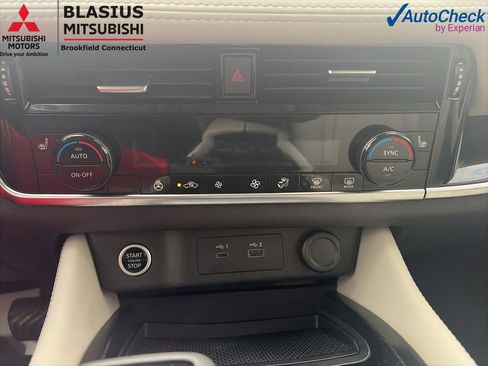 Used 2023 Nissan Rogue SL AWD/4WD image 26