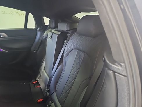 Used 2021 BMW X6 sDrive40i w/ M Sport Package image 8