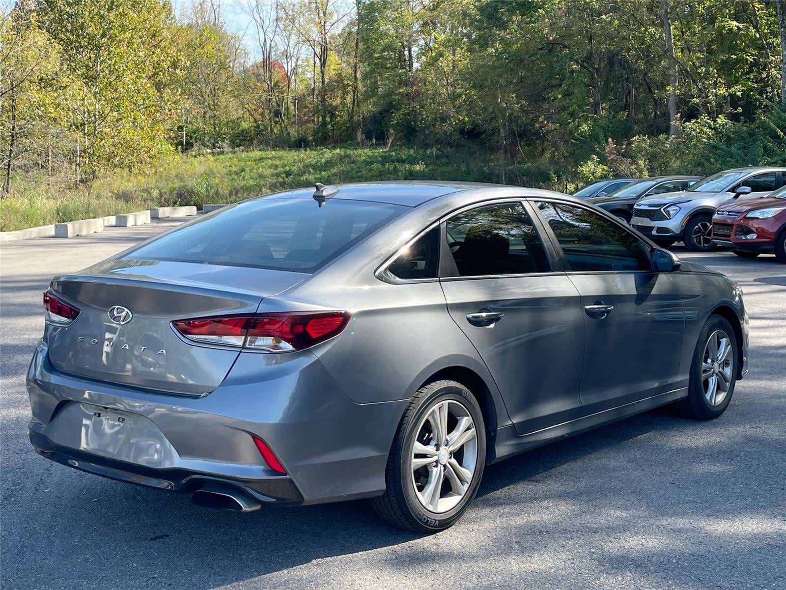 Used 2018 Hyundai Sonata SEL w/ Tech Package 02 FWD image 5