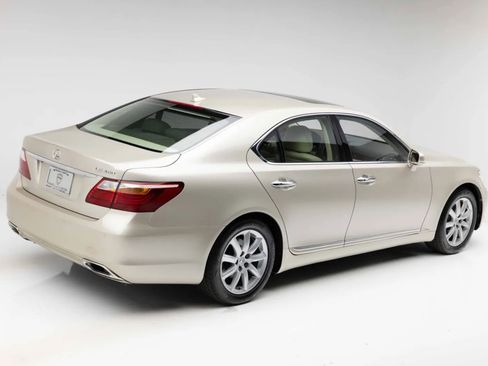 Used 2012 Lexus LS 460 w/ Luxury Value Edition RWD image 3