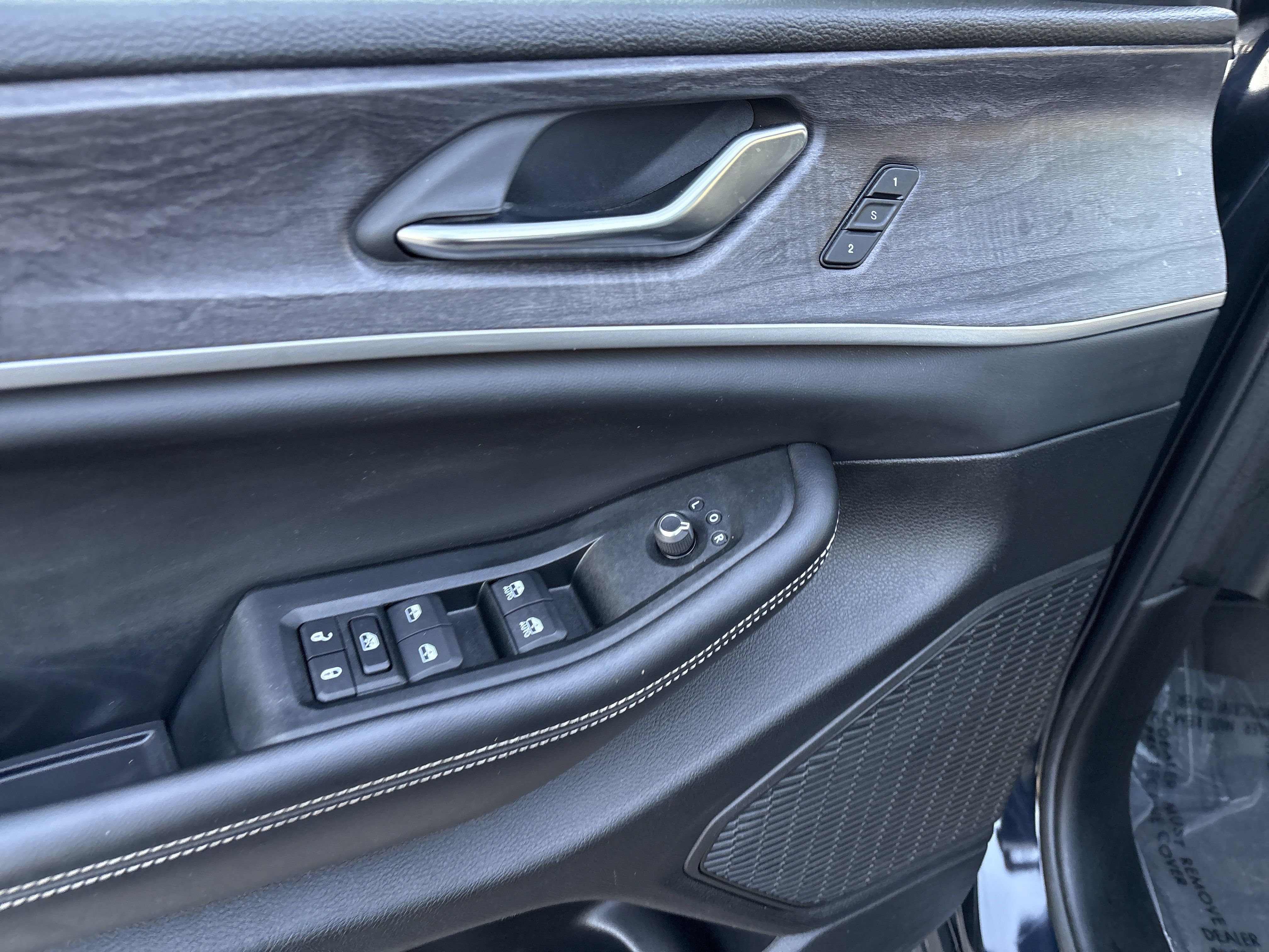 Used 2024 Jeep Grand Cherokee Limited AWD/4WD image 15