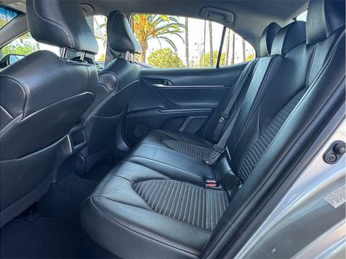 Used 2018 Toyota Camry SE FWD image 20
