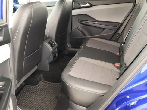 Used 2022 Volkswagen Taos SE image 28