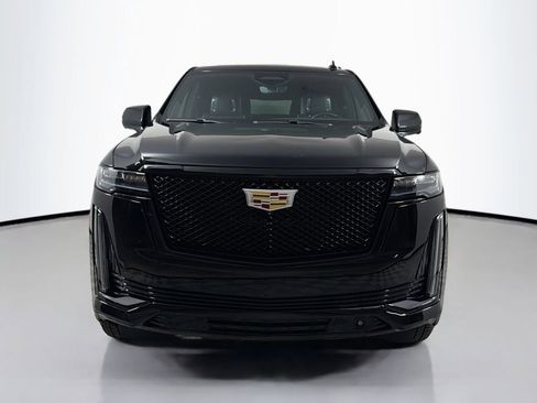 Used 2022 Cadillac Escalade ESV Sport Platinum RWD image 2