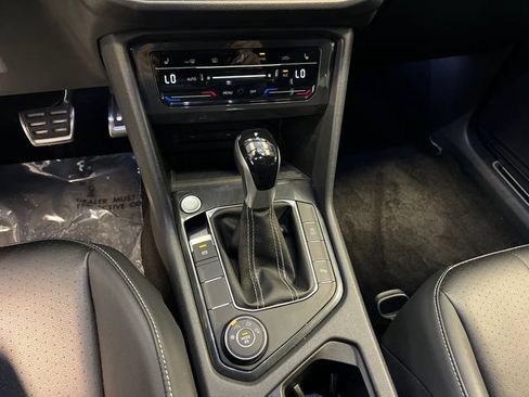 Certified 2023 Volkswagen Tiguan SE R-Line AWD/4WD image 27
