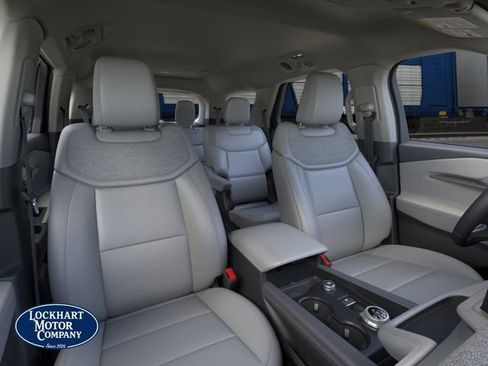 New 2026 Ford Explorer Active RWD image 10