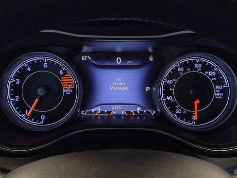 Used 2019 Jeep Cherokee Limited FWD image 23