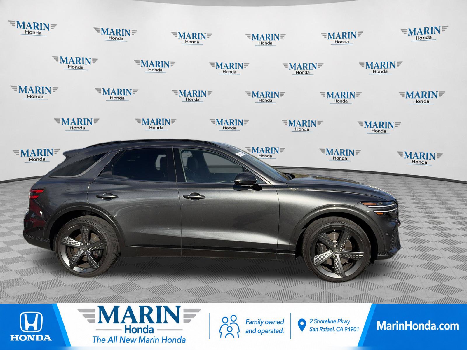 Used 2024 Genesis GV70 3.5T Sport w/ Sport Prestige Package AWD/4WD image 2