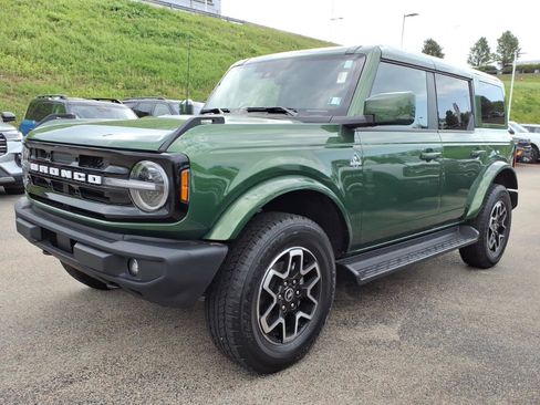 Certified 2025 Ford Bronco Outer Banks AWD/4WD image 3