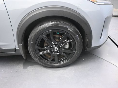 Used 2021 Nissan Kicks SR FWD image 23