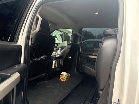 Used 2017 Ford F250 Lariat w/ Chrome Package image 12