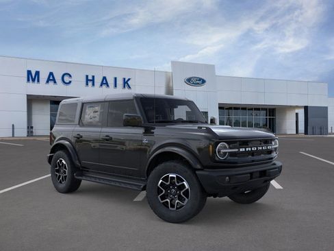 New 2026 Ford Bronco Outer Banks image 7
