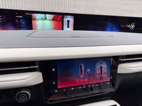 New 2026 Lincoln Navigator Reserve AWD/4WD image 39