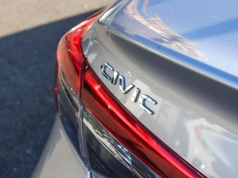 Used 2023 Honda Civic Sport image 9