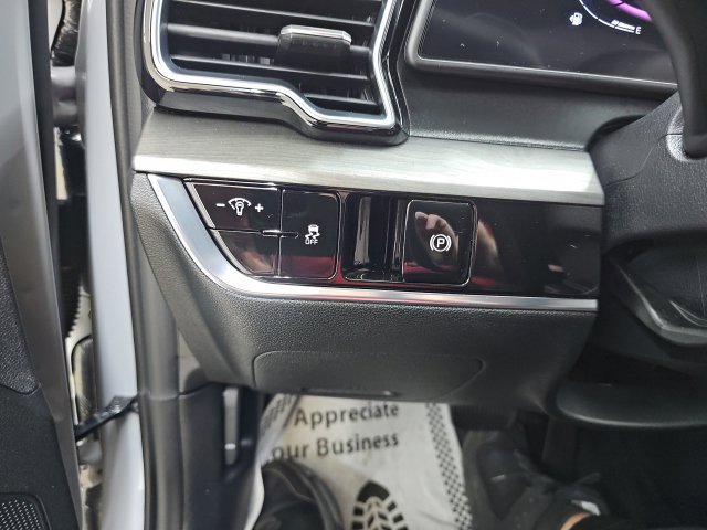 Used 2025 Kia Sportage X-Line AWD/4WD image 26