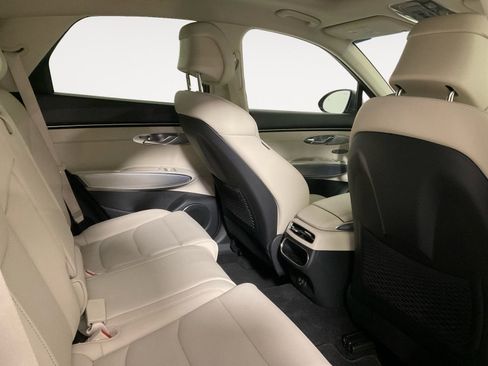 Used 2023 Genesis GV70 2.5T w/ Select Package image 12