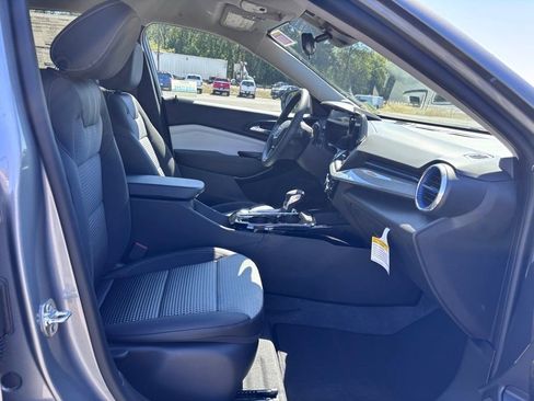 New 2025 Chevrolet Trax LT image 48