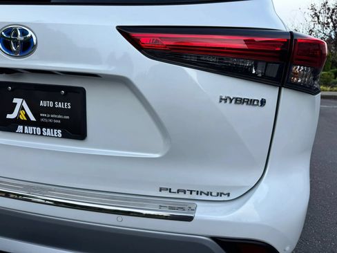 Used 2023 Toyota Highlander Platinum AWD/4WD image 16