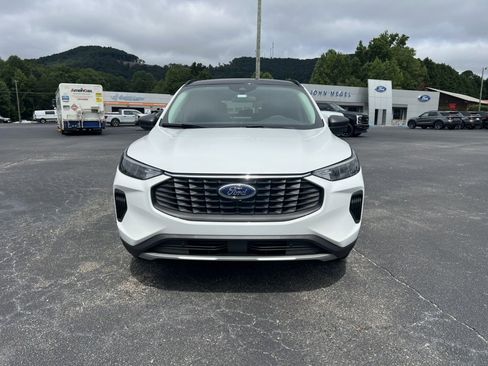 New 2025 Ford Escape Active image 2