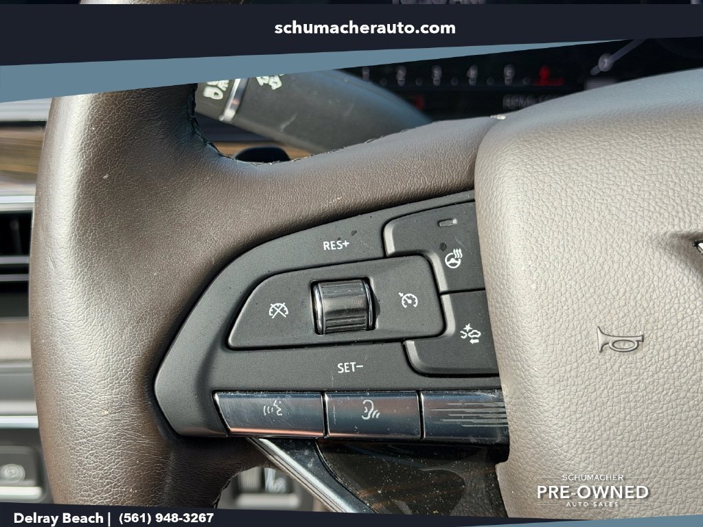 Used 2021 Cadillac Escalade Premium Luxury RWD image 27