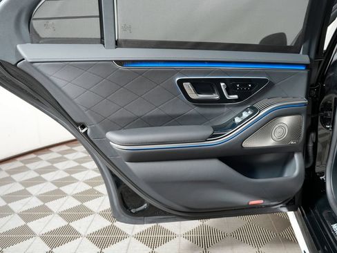 Used 2025 Mercedes-Benz S 580 4MATIC Sedan image 31