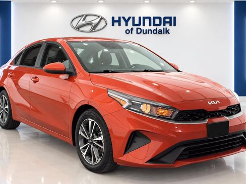 Used 2022 Kia Forte LXS FWD image 3