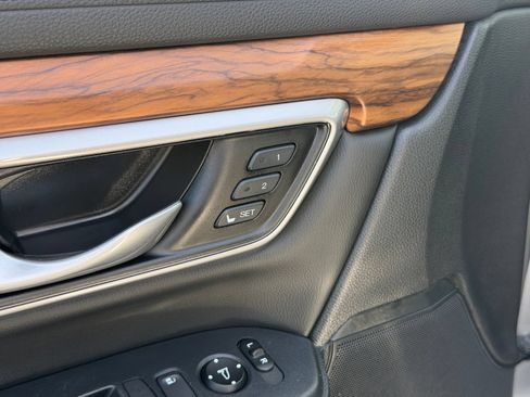 Used 2020 Honda CR-V Touring image 13