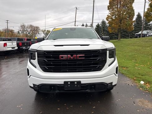 Used 2022 GMC Sierra 1500 Elevation image 3