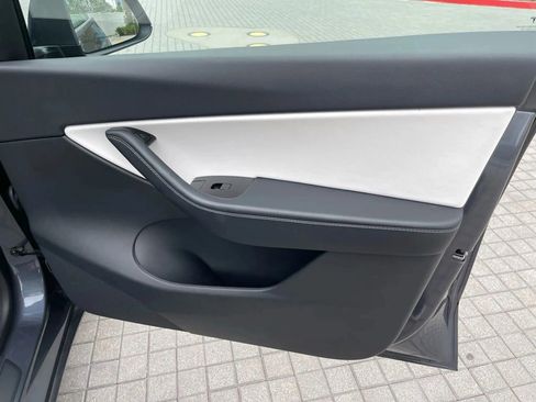 Used 2023 Tesla Model Y Long Range image 22