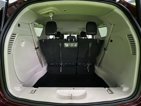 Used 2019 Chrysler Pacifica Touring-L FWD image 27