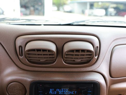 Used 2003 Chevrolet TrailBlazer LT image 32