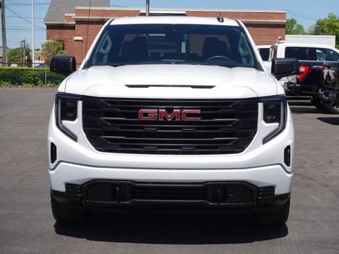 Used 2023 GMC Sierra 1500 Pro w/ Graphite Edition AWD/4WD image 6