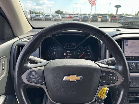 Used 2022 Chevrolet Colorado Z71 AWD/4WD image 18